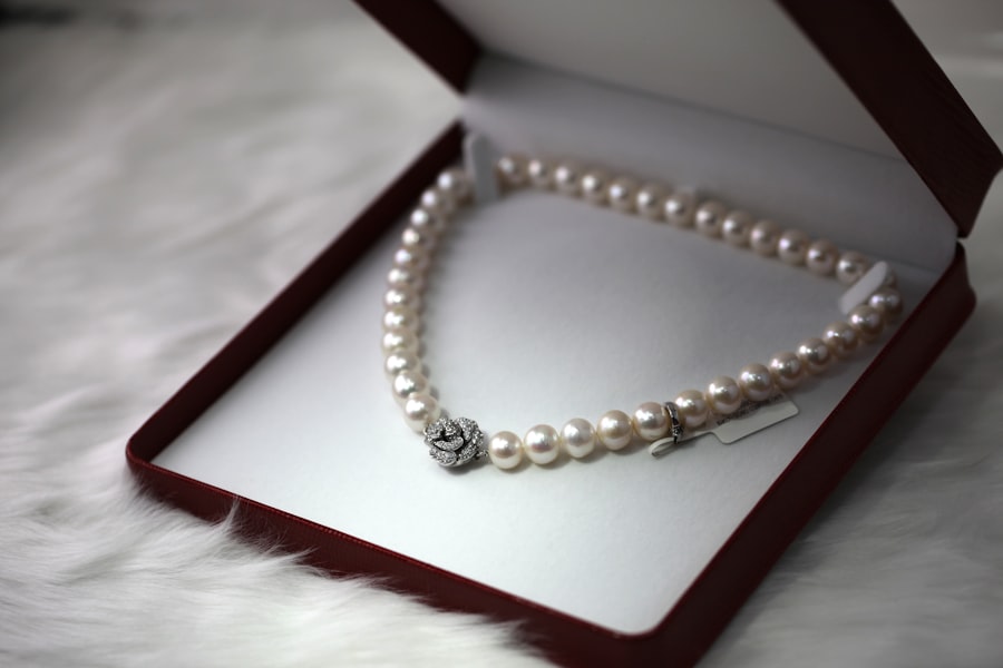 Elegant jewelry set for gifting